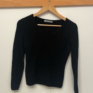 InCashmere Black V-Neck Sweater